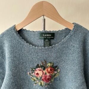 Vintage 100% Lambswool Ralph Lauren Sweater in Size M